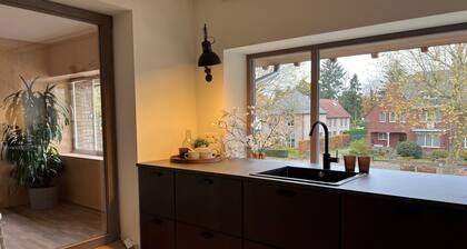 Stylish stay Bree near city center for 6 guests