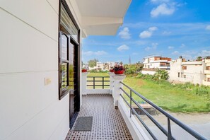 Property grounds - Super Hotel O Shimla Bypass Road ISBT (Dehradun)