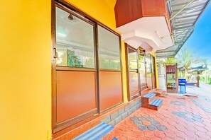 Exterior detail - Hotel O Thammanam Kochi (Kochi)