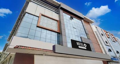 Super HĂŽtel O Pathanamthitta