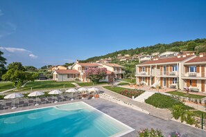 Pool - Apartment on Lake Garda (Torri del Benaco VR)