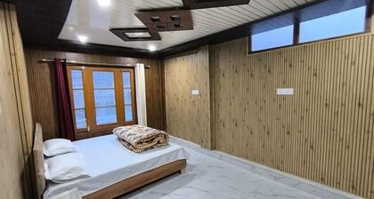 Omji Ashram- Sant Manas Bhushan Kharsali