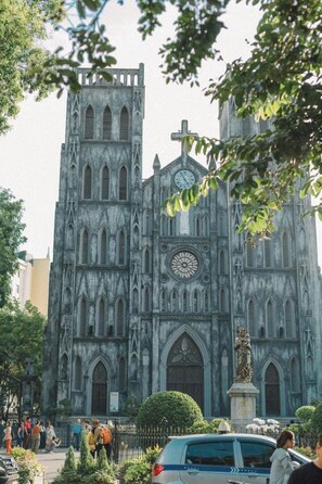 Chapel - Hanoi Amie Duplex Homestay (Hoan Kiem)