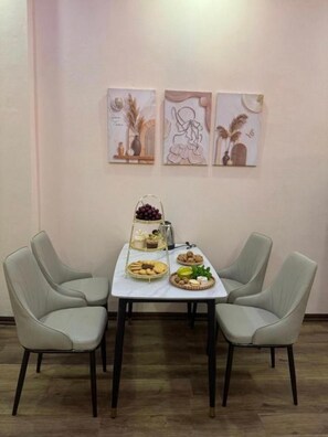 Dining - Hanoi Amie Duplex Homestay (Hoan Kiem)