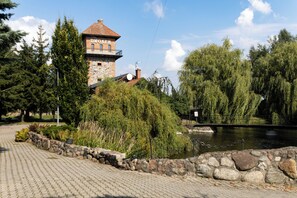 Classic Room | Property grounds - Dworek Dębówko Jadwiga Jeżewicz (Bartoszyce)