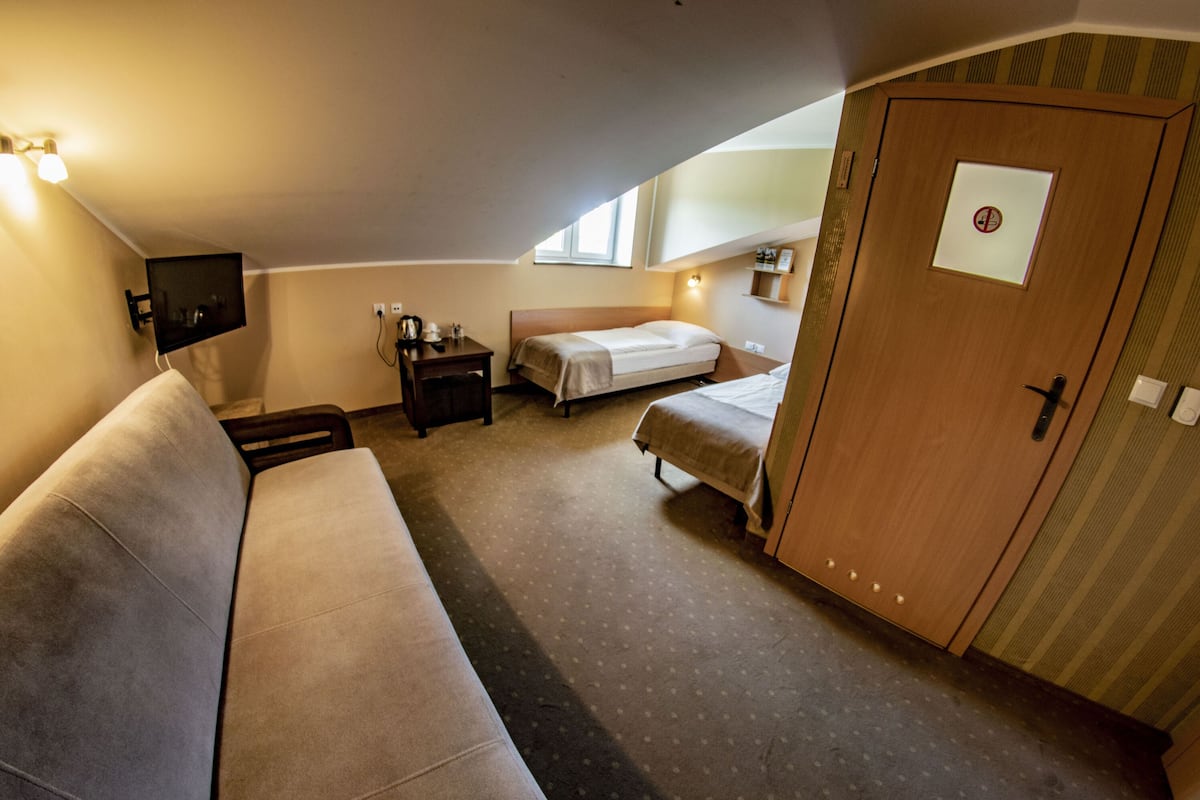 Quadruple Room | Desk, free WiFi