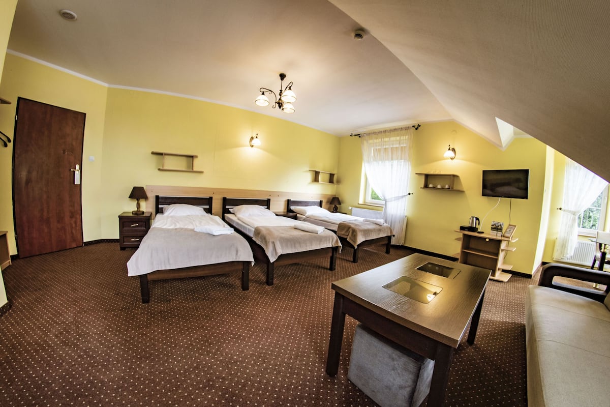 Room, Courtyard View | Desk, free WiFi