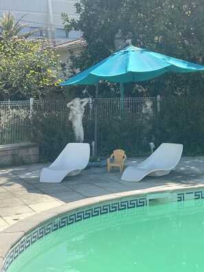 Pool - NEW Bed & Breakfast with Pool on the Beach in the Mountains—Family-Run (Anglet)