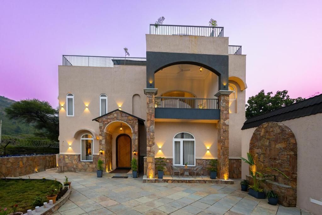 المنشأة من الخارج