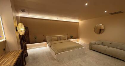 Spa suite privatif avdc Jacuzzi, sauna, douche sensoriel, siĂšge japonais massage