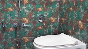 Deluxe Double Room | Bathroom