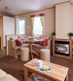 Living area - Kiln Park Holiday Park - Holiday Accommodation 8093 (Tenby)