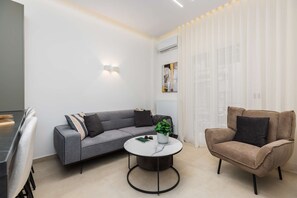 TV - Solange by halu! 2-BD apt next to metro station (Thessaloniki)