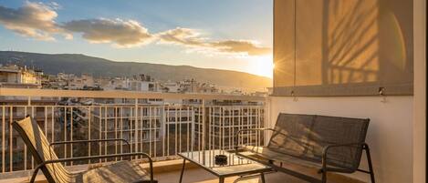 Deluxe Apartment | Balcony