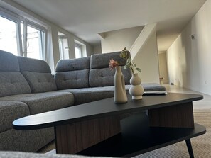 Living room - Spacious Rooms 15 Min to City Center (Ghent)