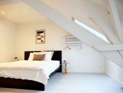 Spacious Rooms 15 Min to City Center