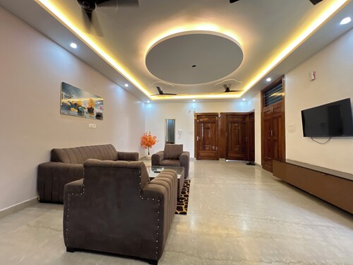 Stay smart at Book N Go HomeStay – Cozy vibes, great location & homely comfort