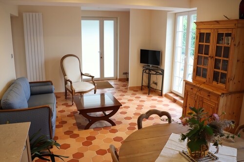 APPARTEMENT à la campagne, proche de Besançon, environnement très calme