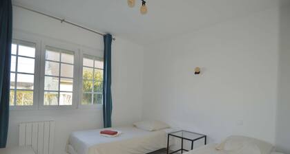 Asinellas, 3 bedrooms, garden, 150m from the beach