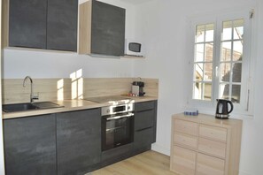 Fridge, microwave, oven, dishwasher - Asinellas, 3 bedrooms, garden, 150m from the beach (Asnelles)