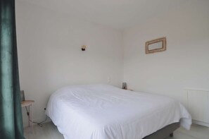 3 bedrooms, WiFi, bed sheets
