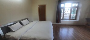 Desk, laptop workspace - Orion Home (Leh)