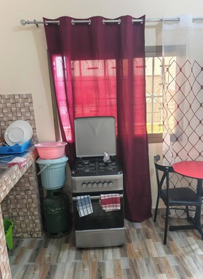 Private kitchen - BEL APPARTEMENT-3 LIKOUALA (LIBREVILLE)