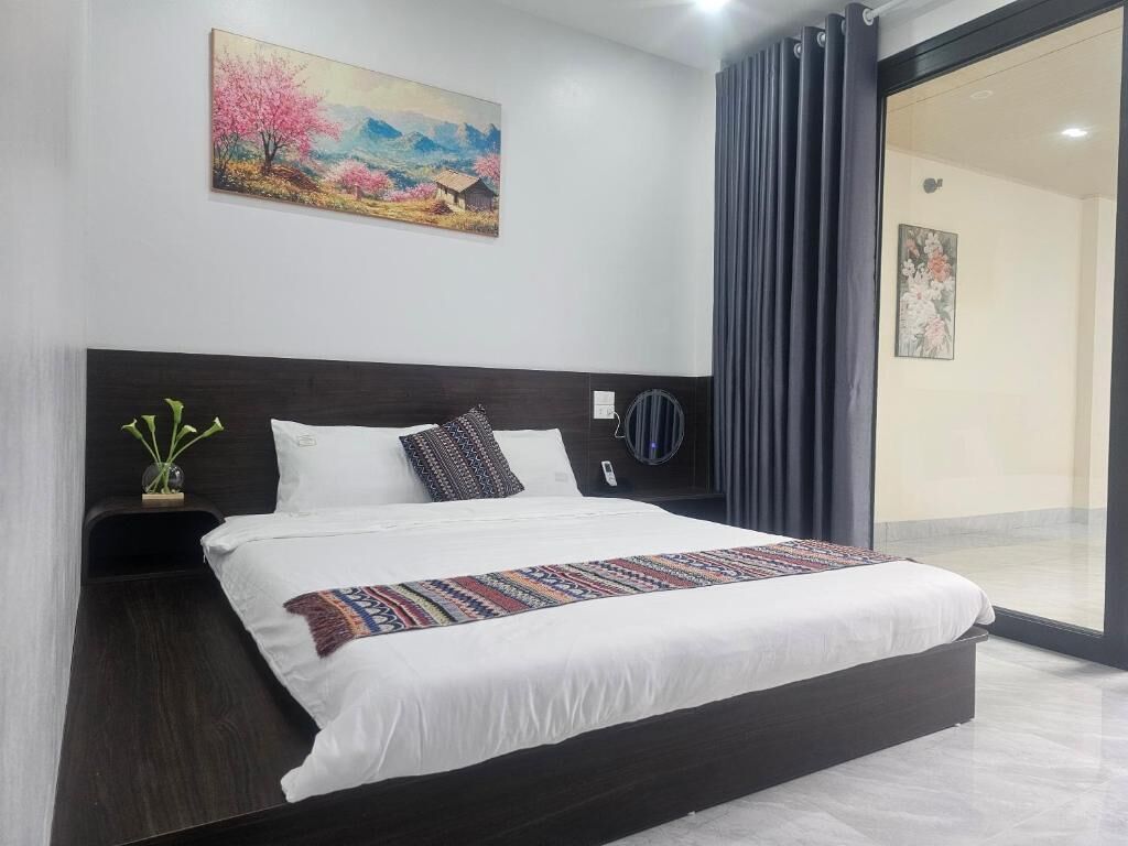 Quarto casal básico, sacada, vista para o pátio