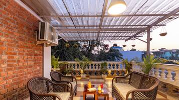 Khu ẩm thực ngoài trời