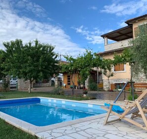 Pool - Flat with shared pool in Fiorini (Fiorini)