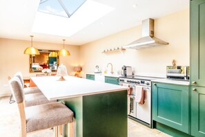 Private kitchen - The Potting Shed | Banham Cottages (Bourton-on-the-Water)