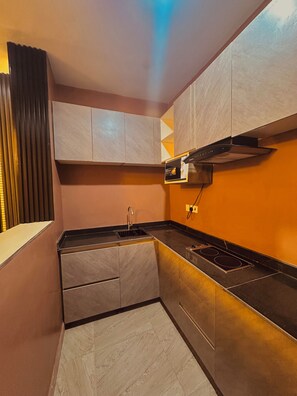 Private kitchen - GiantHomes (OG)