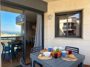 Outdoor dining - Sedna: Apartment with sea views (L'Escala)