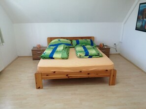 Room - Very nice vacation home with a large pool (Balatonmáriafürdő)