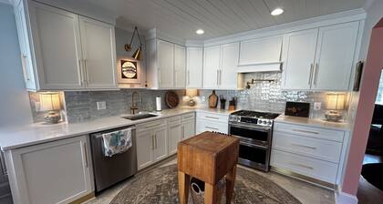 Bring The Boat!! 3-Bedroom Home 500’ From Boat Ramp