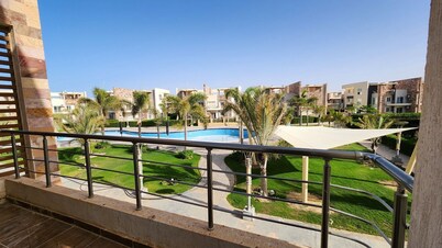 Spacious 5-bedroom villa in lovely Marseilia beach 4 with AC