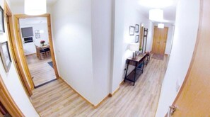 Interior - Inverness City Centre Apartment With elevator (Inverness)