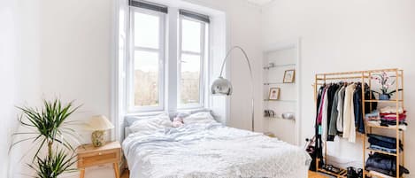 2 bedrooms, iron/ironing board, travel cot, free WiFi