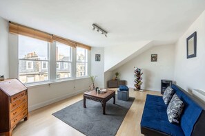 Offices - Cozy 1BR in New Town - Steps from the Royal Mile (Edinburgh)