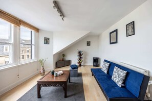Offices - Cozy 1BR in New Town - Steps from the Royal Mile (Edinburgh)