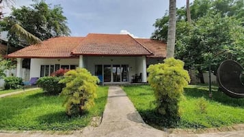 Family Bungalow, Garden View | Exterior