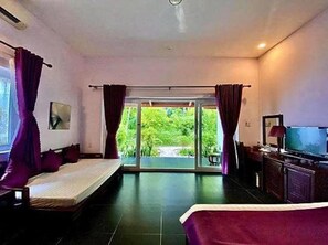 Familienbungalow, Gartenblick