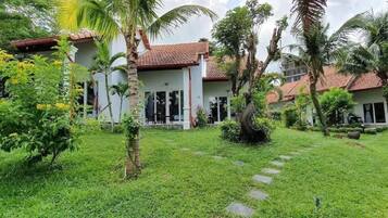 Family Bungalow, Garden View | Exterior