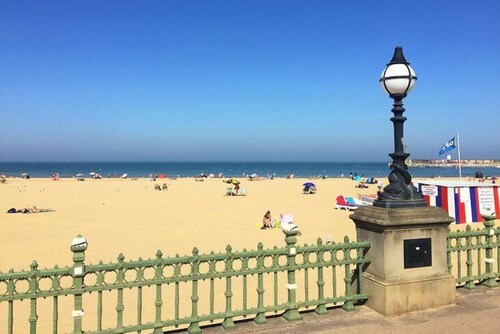 Cobb's Margate Old Town Hideaway - Minutes To the Beach, Galleries and Eateries