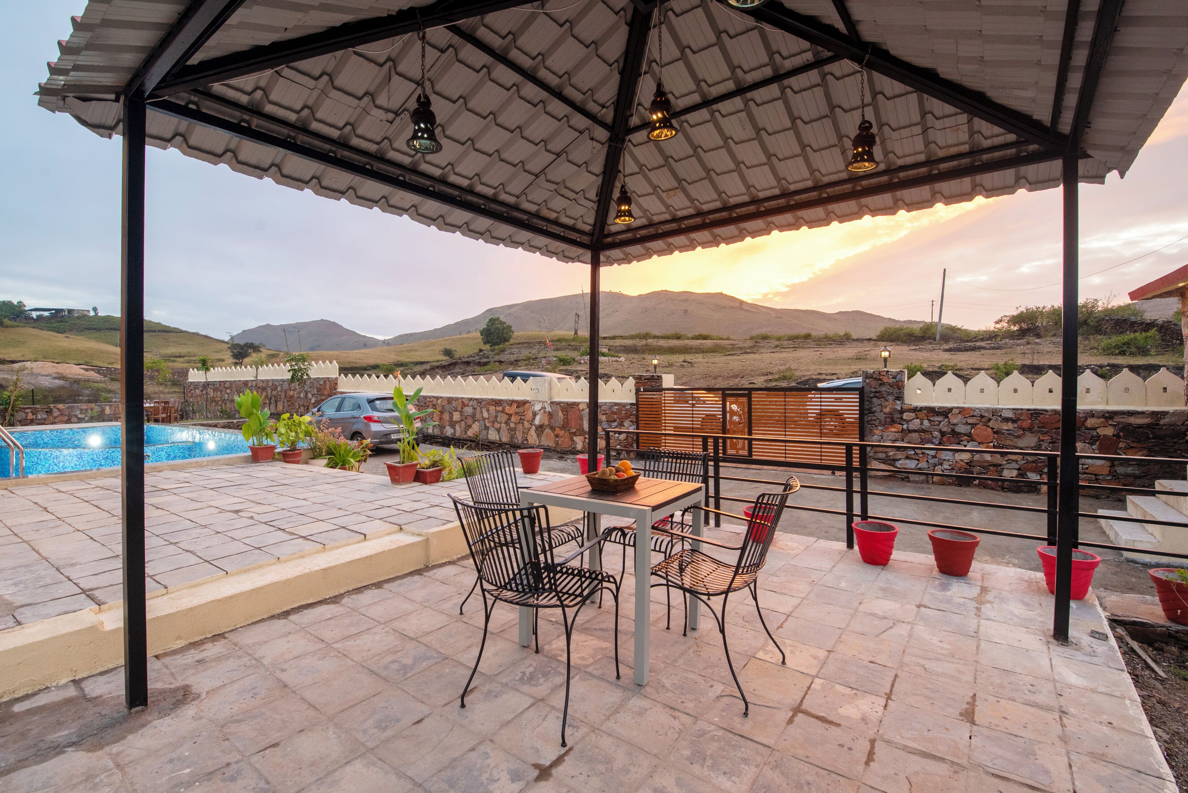 รับประทานอาหารกลางแจ้ง