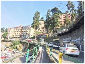 Property entrance - Premium Hotel A-P-S-A-R-A Grand Shimla (Shimla)