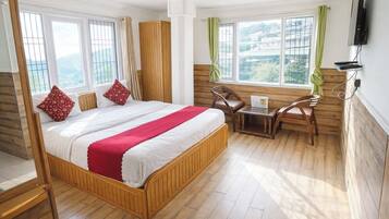 Hypo-allergenic bedding, soundproofing, free WiFi