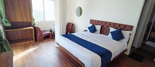 Premium Hotel A-P-S-A-R-A Grand Shimla