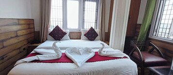 Habitación doble superior | Ropa de cama hipoalergénica, sistema de insonorización, wifi gratis