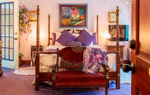 1 bedroom, free WiFi, bed sheets - Cliff Cottage Inn - Colette Queen Jacuzzi Suite (Eureka Springs)